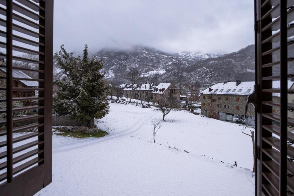Hotel Farre D'Avall Barruera Bagian luar foto
